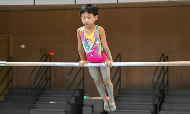 维多利亚普尔岑队获得含附加条款在内的1100万欧元转会费套餐。⚫️🔵 来源：转会专家罗马诺🚨🇳🇢 拉菲乌·杜罗辛米今晚已正式签约，成为意甲比萨队的新球员。